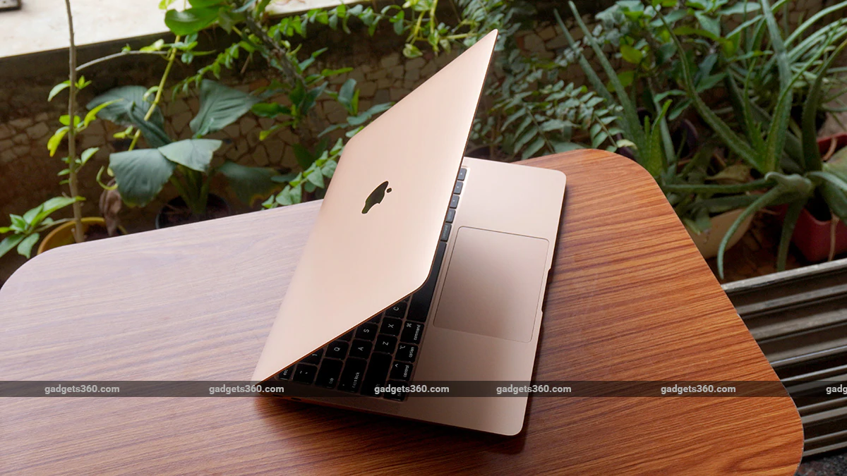 macbook air 2020 review top angle Mac