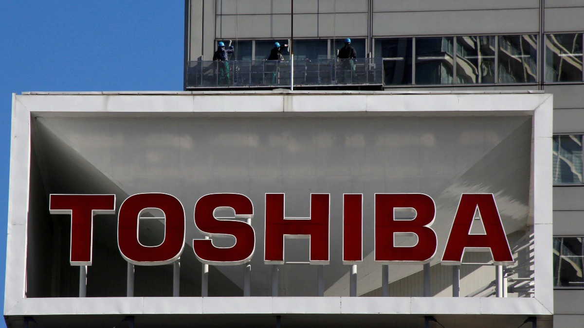 Toshiba Completely Exits Laptop Market, Sells Remaining Stake to Sharp