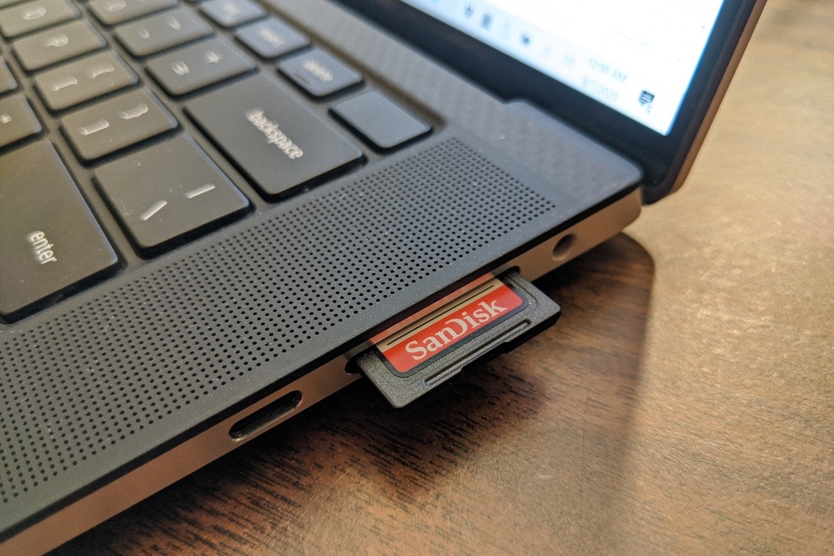 Why your laptop's SD card reader might be terrible