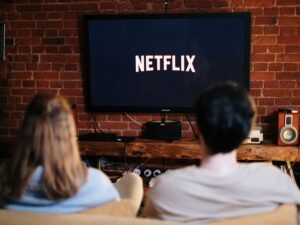 netflixs-shift-implementing-account-sharing-charges-in-the-us